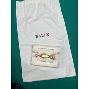 BALLY Ivory Grained Leather B-Chain Wallet on Chain - Modern Luxury